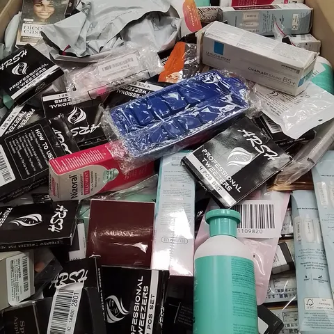 PALLET TO CONTAIN A LARGE QUANTITY OF COSMETICS