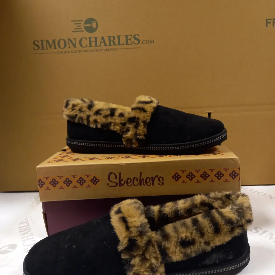 SKETCHERS FUR LEOPARD SLIPPERS SIZE 4.5
