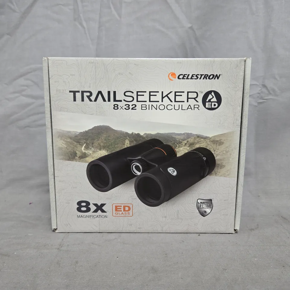 BOXED CELESTRON TRAILSEEKER 8X32MM BINOCULARS