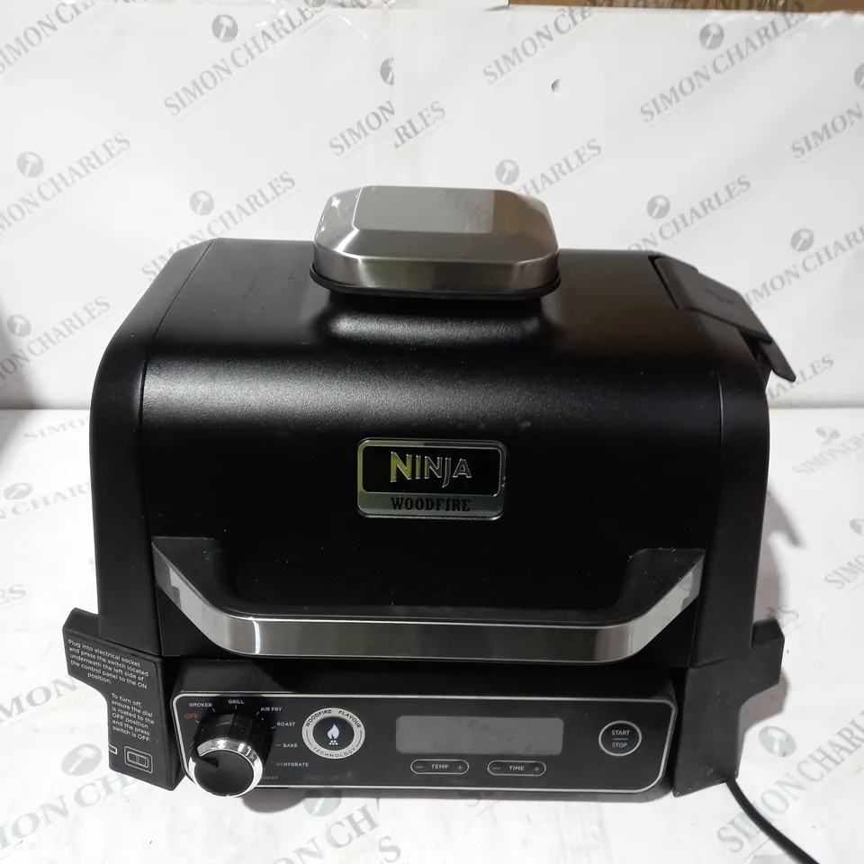BOXED NINJA WOODFIRE ELECTRIC BBQ GRILL & SMOKER WITH AIR FRY FUNCTION OG701UKQ