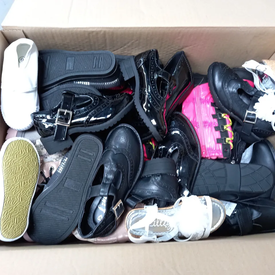 APPROXIMATELY 12 ASSORTED KIDS PAIRS OF SHOES IN VARIOUS COLOURS, STYLES, AND SIZES