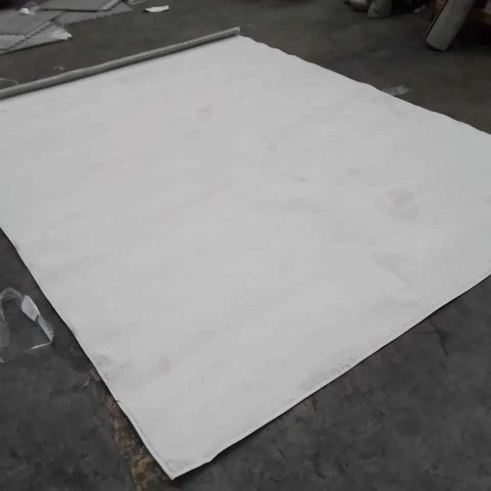 QUALITY DESIGNER AREA RUG - APPROXIMATELY 260X200CM