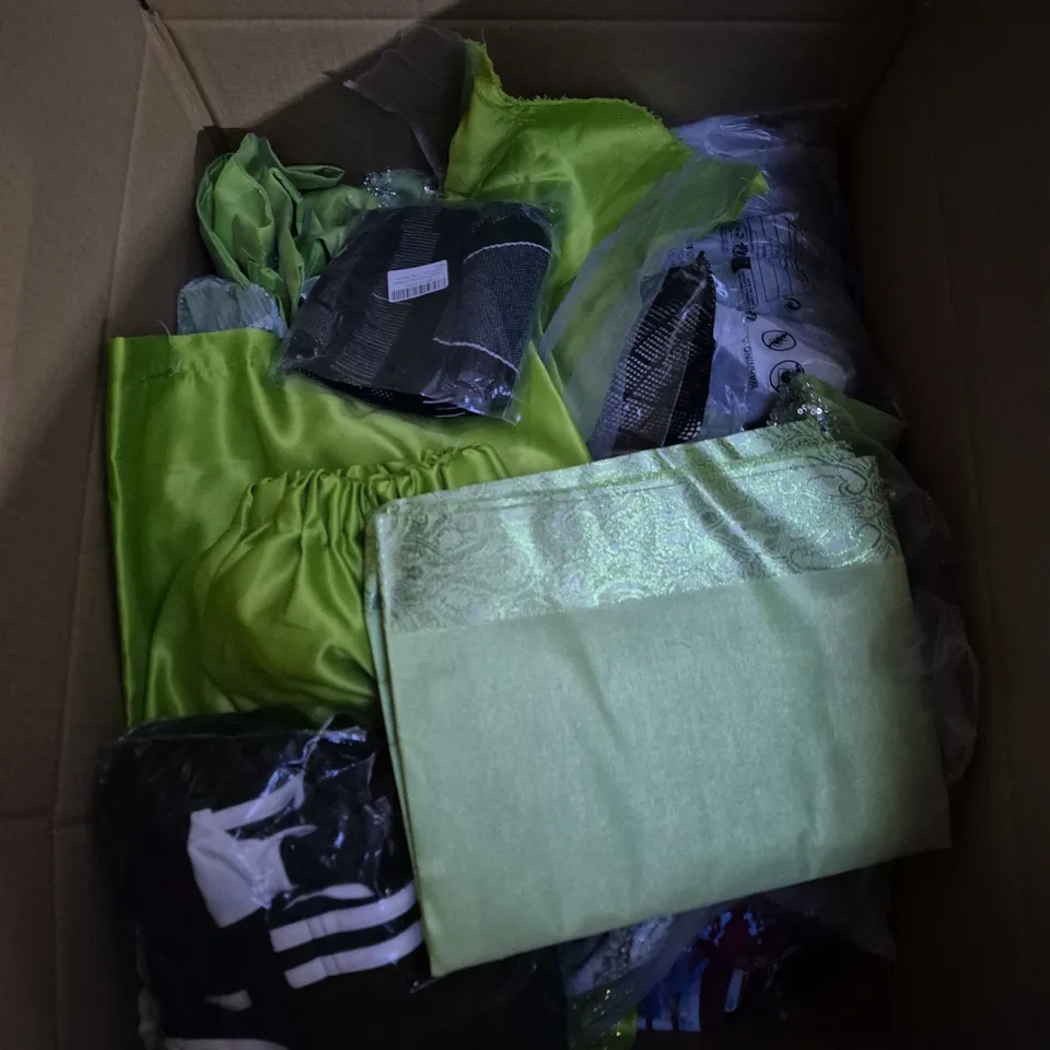 APPROXIMATELY 25 ASSORTED CLOTHING AND FASHION PRODUCTS IN VARIOUS STYLES AND SIZES - COLLECTION ONLY