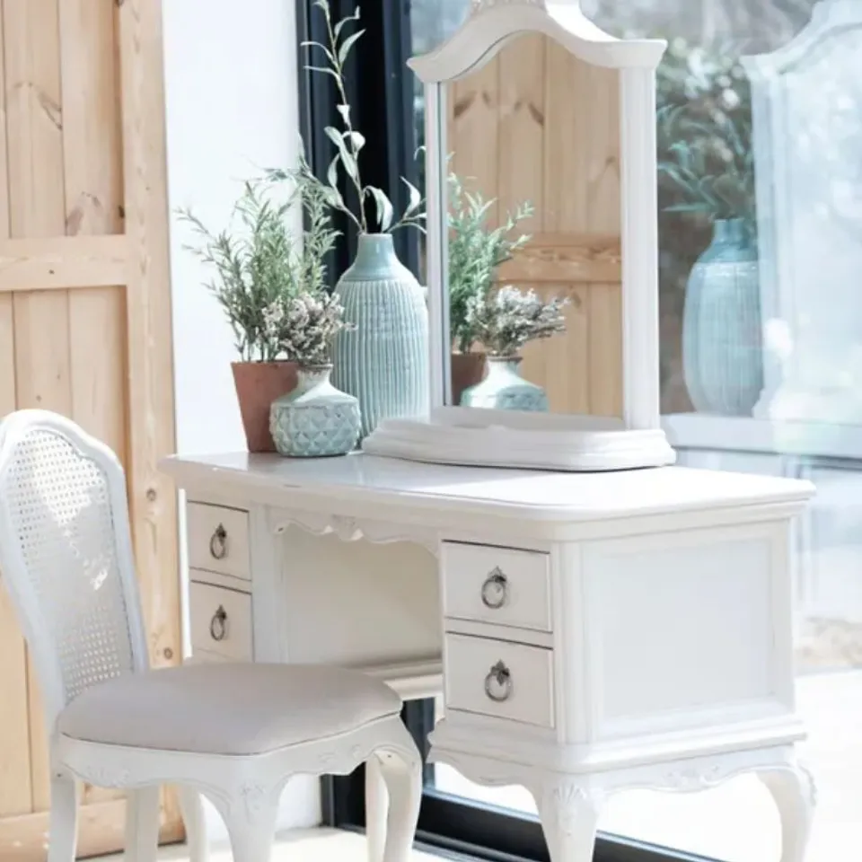BOXED WILLIS AND GAMBIER ETIENNE DRESSING TABLE (1 BOX)