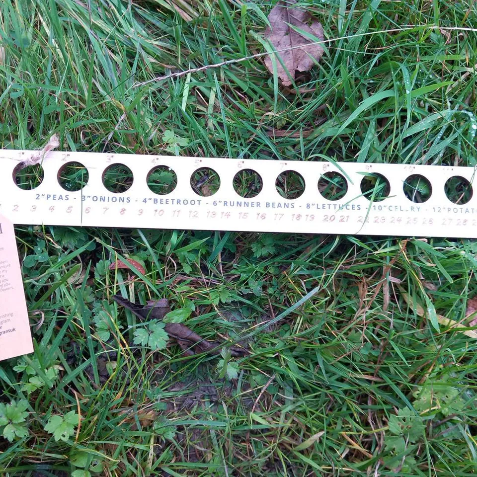 APPROXIMATELY 116 FLOURISH PLANTING RULERS