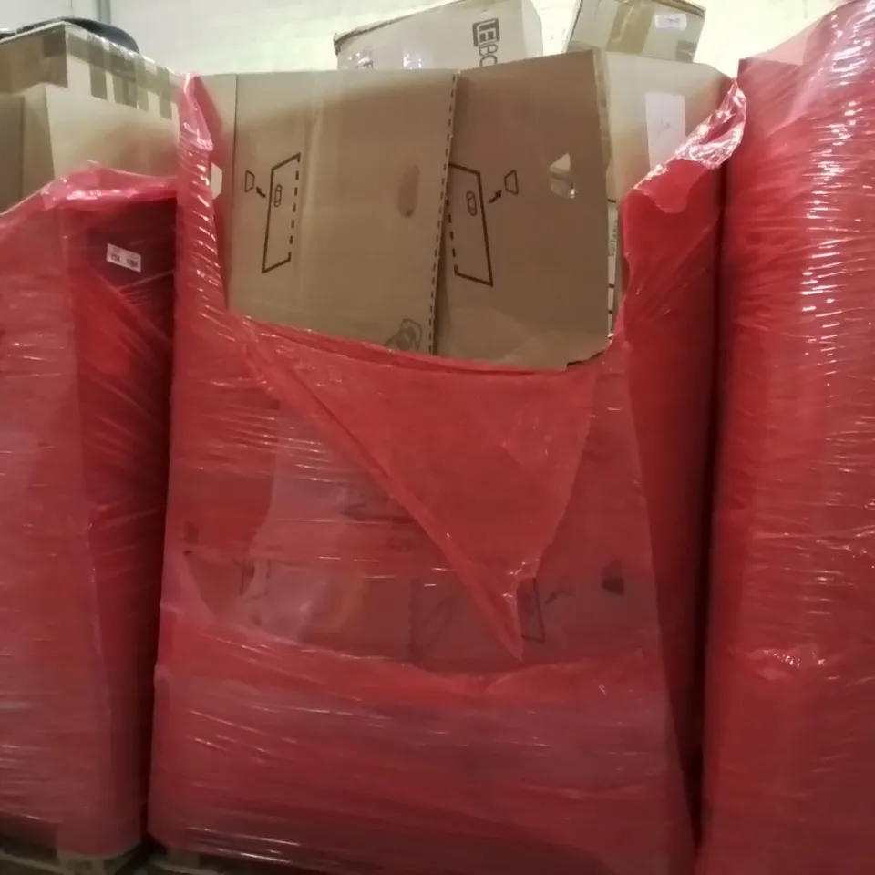 PALLET OF ASSORTED ITEMS TO INCLUDE: TURNTABLE HI-FI SYSTEM WITH SPEAKERS, FLOOR CUTTER, DESK, FOLDING CHAIR, UNIVERSAL TV WALL MOUNT BRACKET ECT