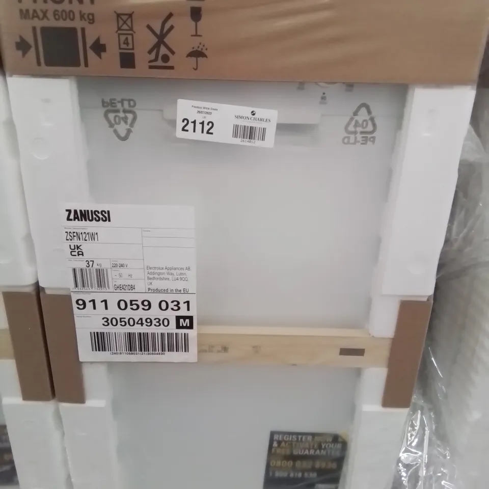 ZANUSSI SLIMLINE FREESTANDING 9 PLACE DISHWASHER Model ZSFN121W1