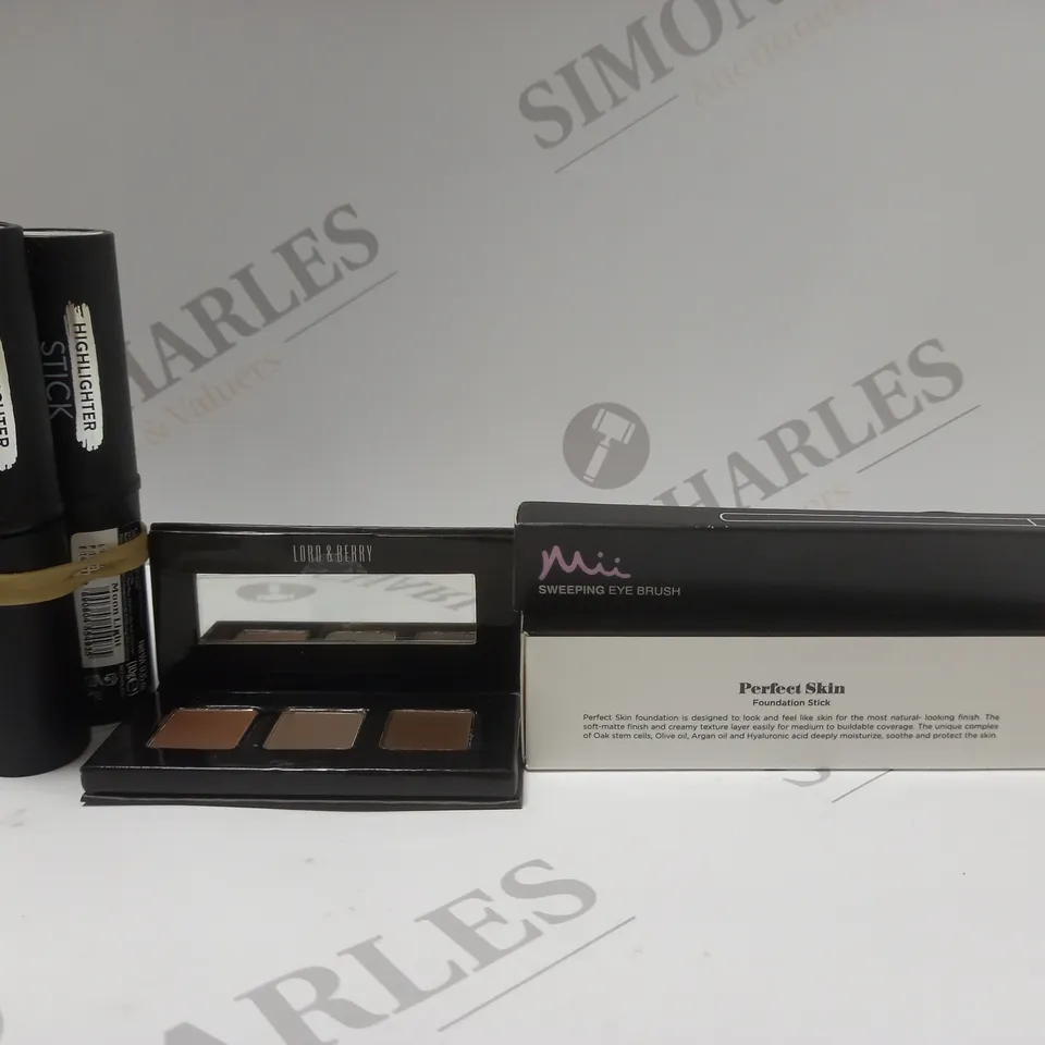 BOX OF APPROX 12 ASSORTED MAKE-UP PRODUCTS TO INCLUDE HIGHLIGHTER STICK, FOUNDATION STICK, EYEBROW STYLING SET, ETC