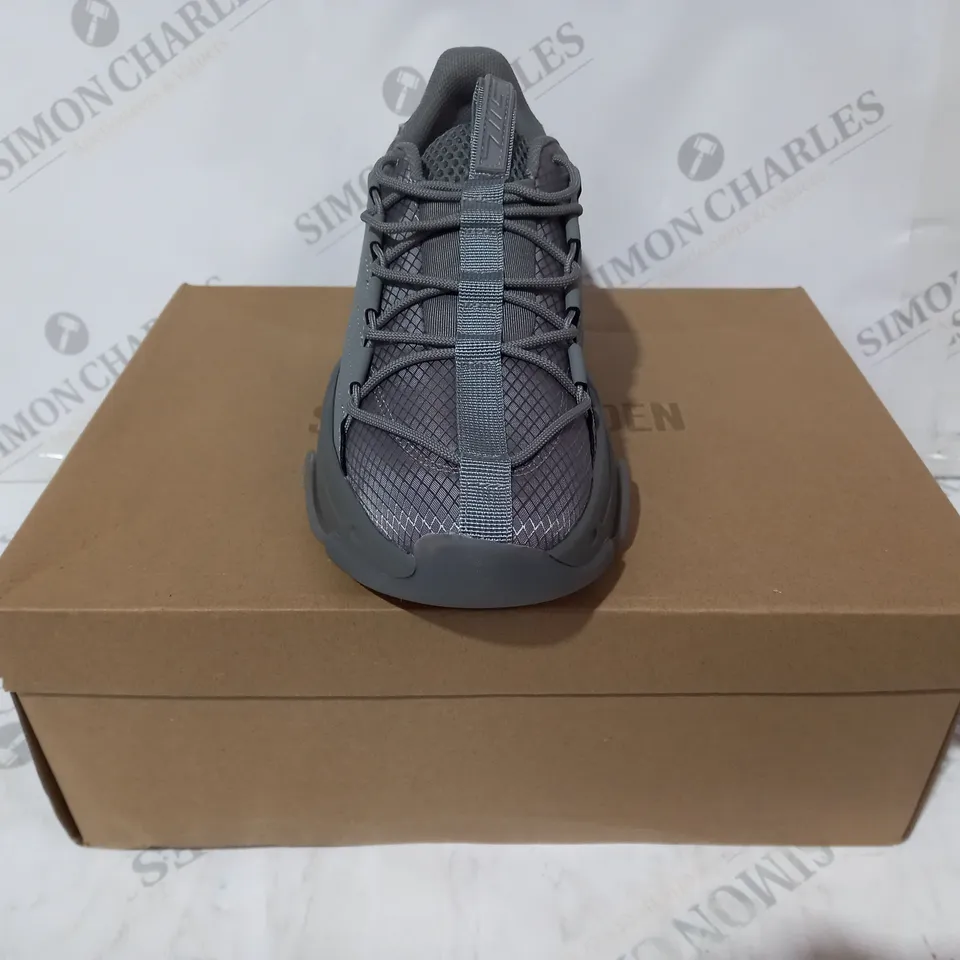 BOXED PAIR OF STEVE MADDEN TRAINERS IN GREY UK SIZE 6