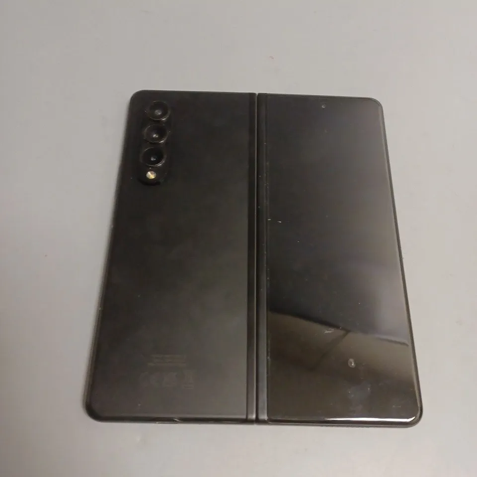 SAMSUNG GALAXY Z FOLD3
