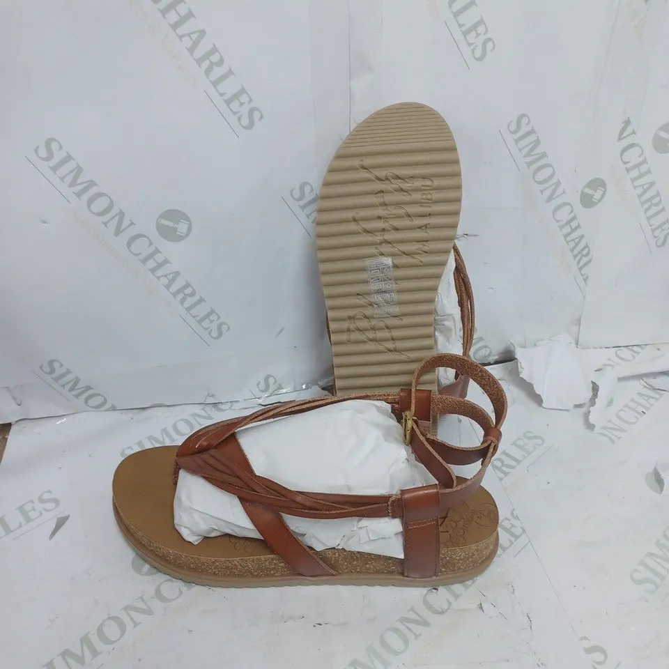 BLOWFISH MALIBU SANDALS SIZE 6