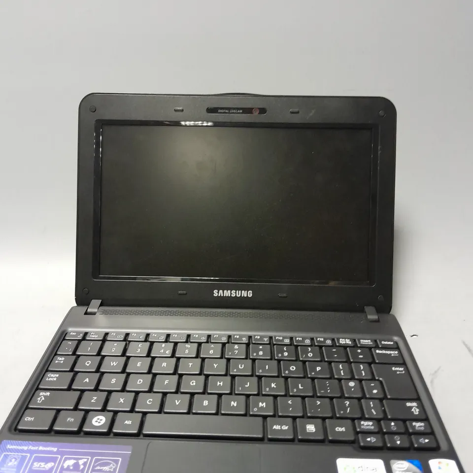 SAMSUNG NB30P 10 INCH ATOM N450 1.66GHZ