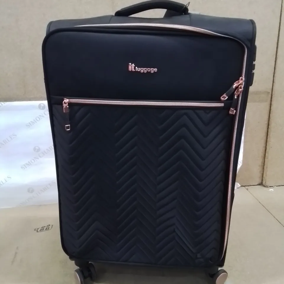 IT BRAND BLACK AND ROSE PINK TRAVEL CASE WITH WHEELS