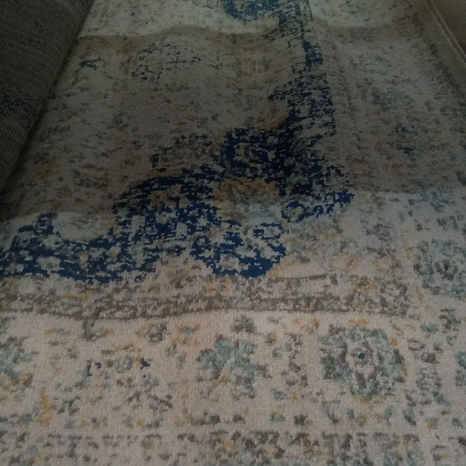 BONIFANT POWER LOOM BLUE/WHITE RUG 5'X7'5"