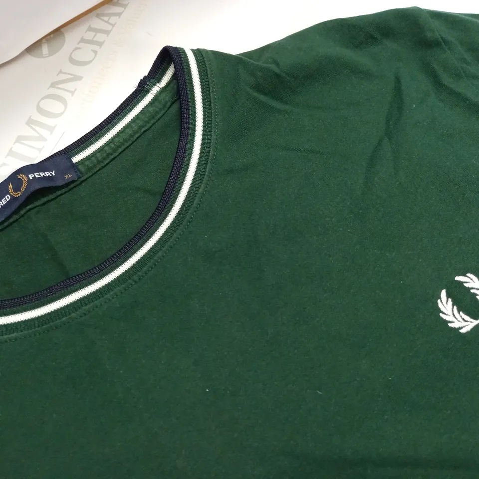 FRED PERRY GREEN T-SHIRT - XL