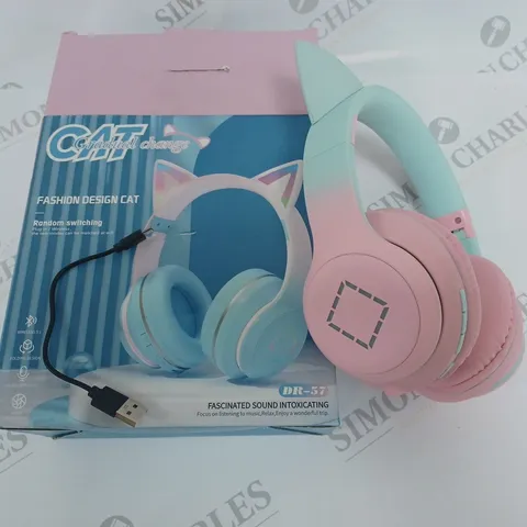 BOXED CAT THEMED COLOUR CHANGIIGN HEADPHONES