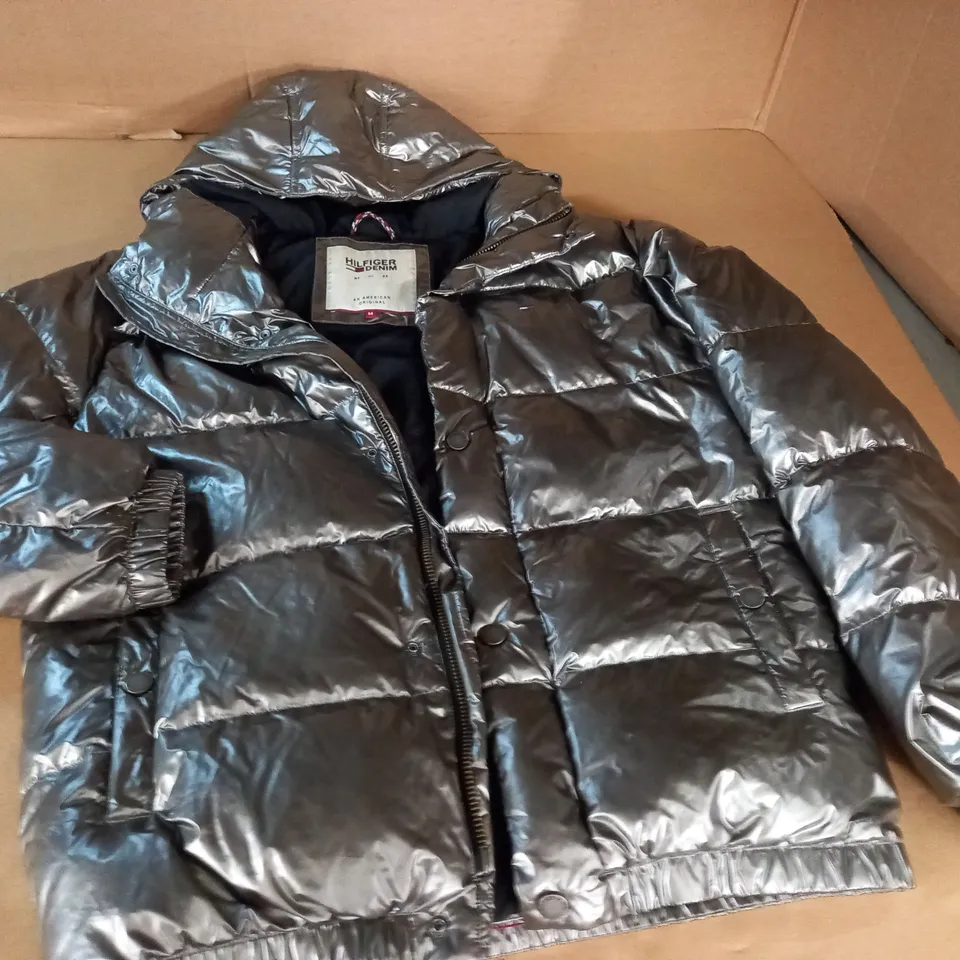 HILFIGER DENIM SILVER METALLIC PADDED COAT - M