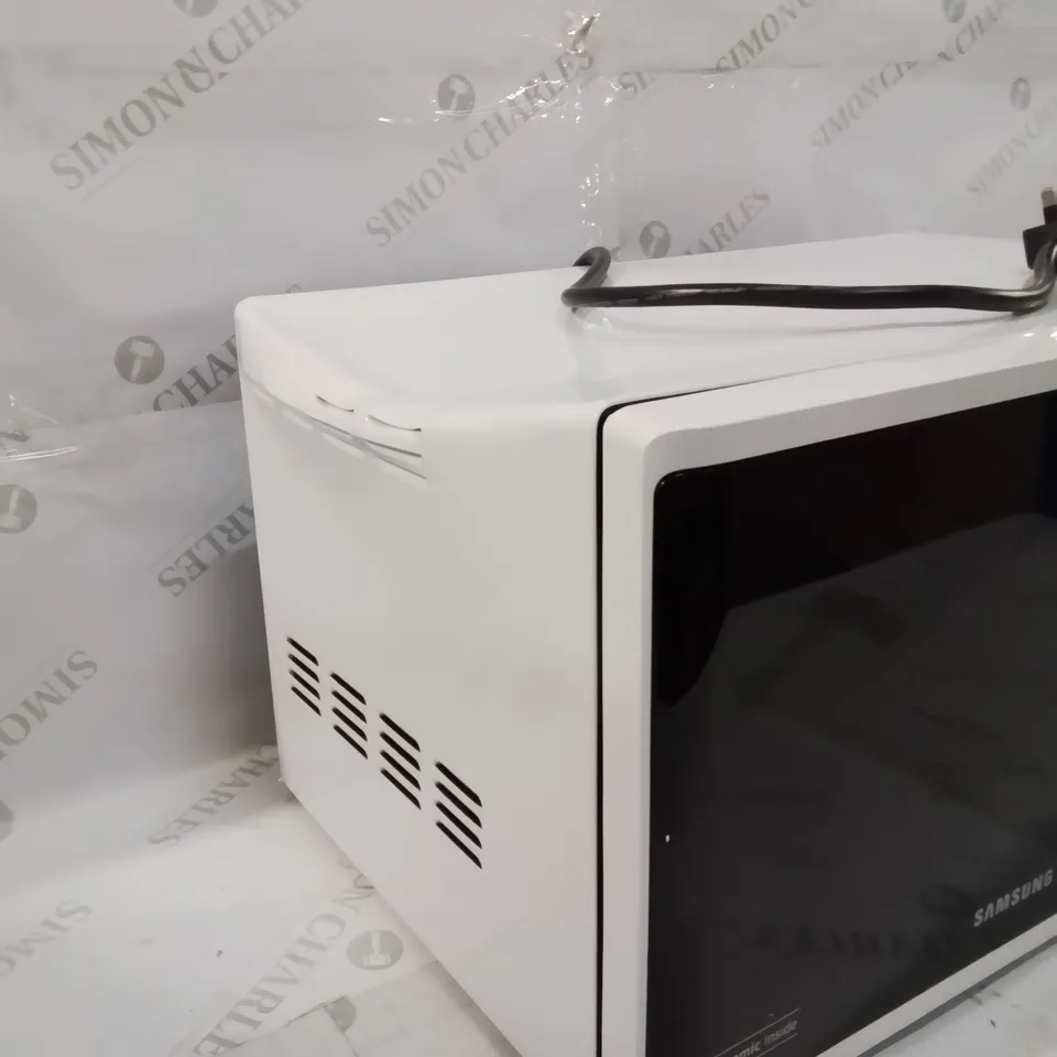 BOXED SAMSUNG MICROWAVE OVEN  -DENTED-