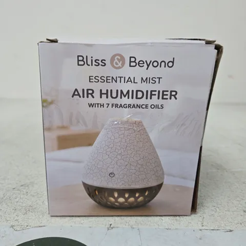 BLISS & BEYOND ESSENTIAL MIST AIR HUMIDIFIER WITH 7 FRAGRANCE OILS – BOXED
