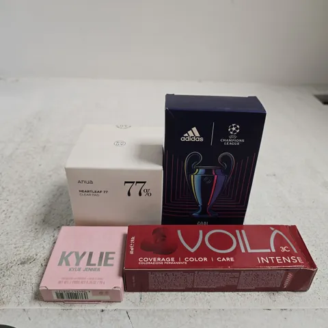 APPROXIMATELY 10 ASSORTED HEALTH & BEAUTY PRODUCTS TO INCLUDE ADIDAS AFTERSHAVE, CLEAR PAD, INTENSE COLOUR ETC 
