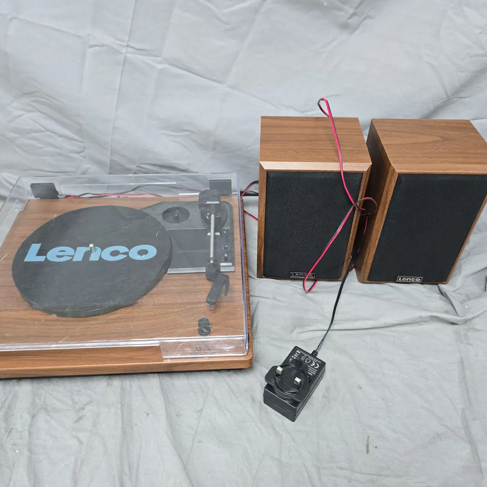 LOT OF 8 ASSORTED UNBOXED LENCO TURNTABLES WITH SPEAKERS IN WOOD EFFECT - COLLECTION ONLY