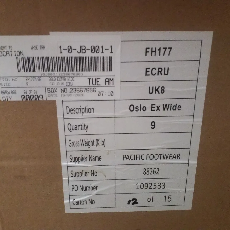 BOX CONTAINING APPROXIMATELY 9 PAIRS OF BRAND NEW SIMPLY BE ECRU EXTRA WIDE OLSO FLATS - SIZE 8