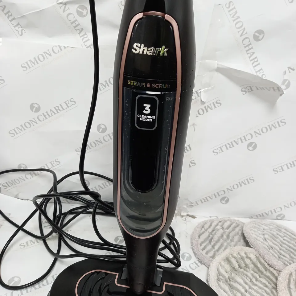 BOXED SHARK STEAM SCRUBBER WITH STEAM BLAST S7201