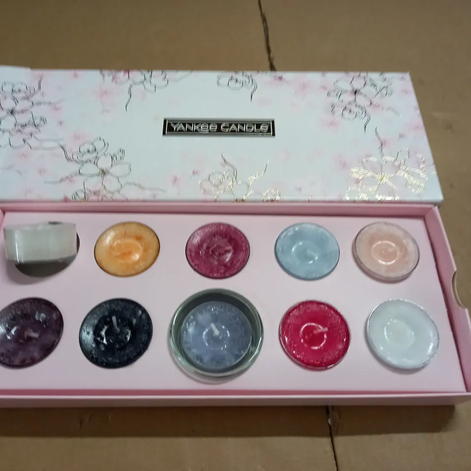 BOXED SET OF 10 YANKEE CANDLE TEALIGHTS