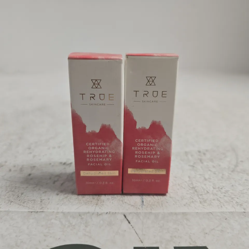 BOX OF APPROXIMATELY 30 TRUE SKINCARE CERTIFIED ORGANIC REHYDRATING ROSEHIP & ROSEMARY FACIAL OIL