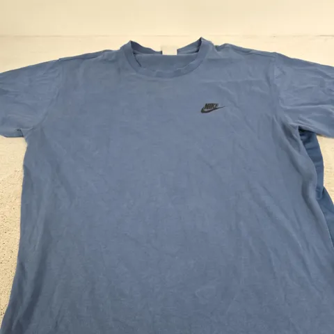 NIKE LOGO TEE - SIZE LARGE 