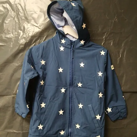 HOLLY & BEAU BLUE STAR RAINCOAT IN NAVY (AGE 5-6)