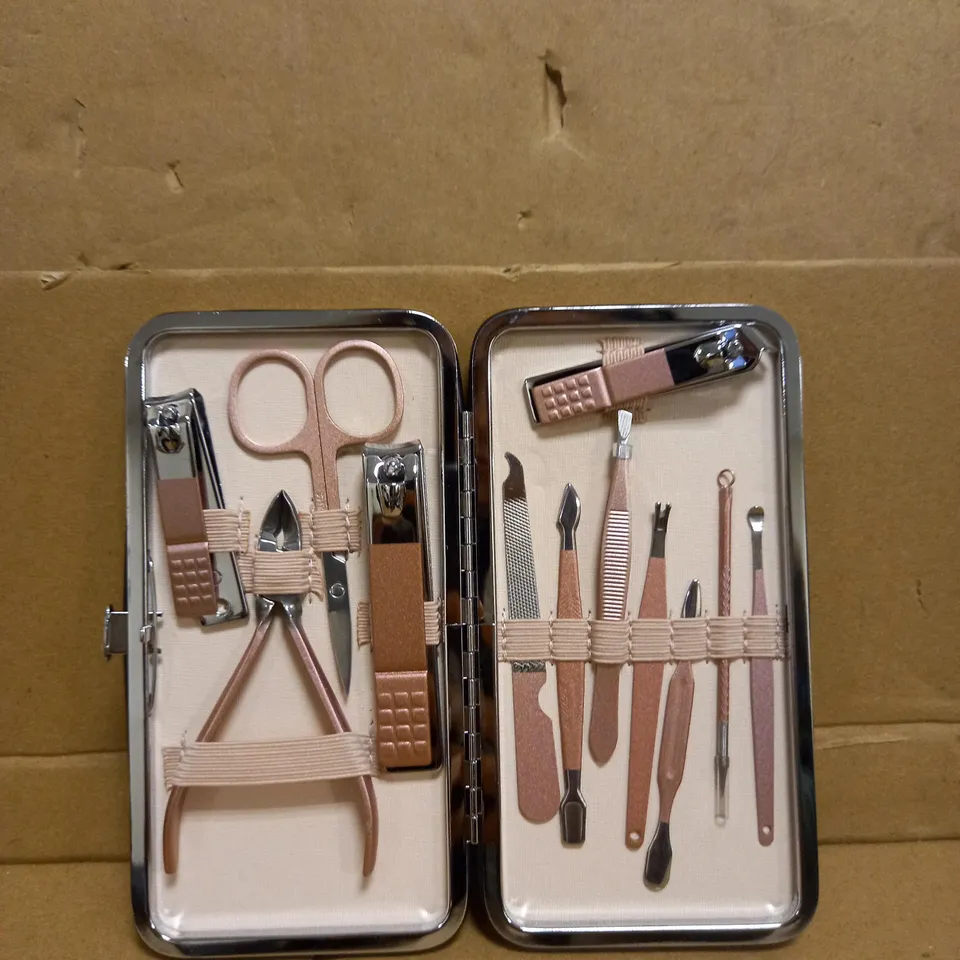 MANICURE SET & NAIL CLIPPER SET