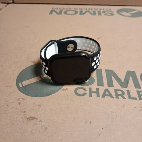 APPLE WATCH SERIES 9 45MM ALUMINIUM WITH NIKE-STYLE SPORT BAND – BLACK/WHITE UNBOXED