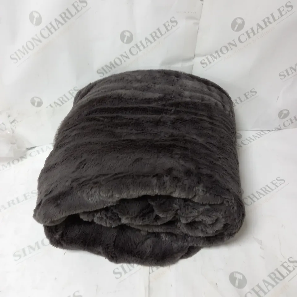  BOXED COZEE HOME HEATED BLANKET IN CHARCOAL 