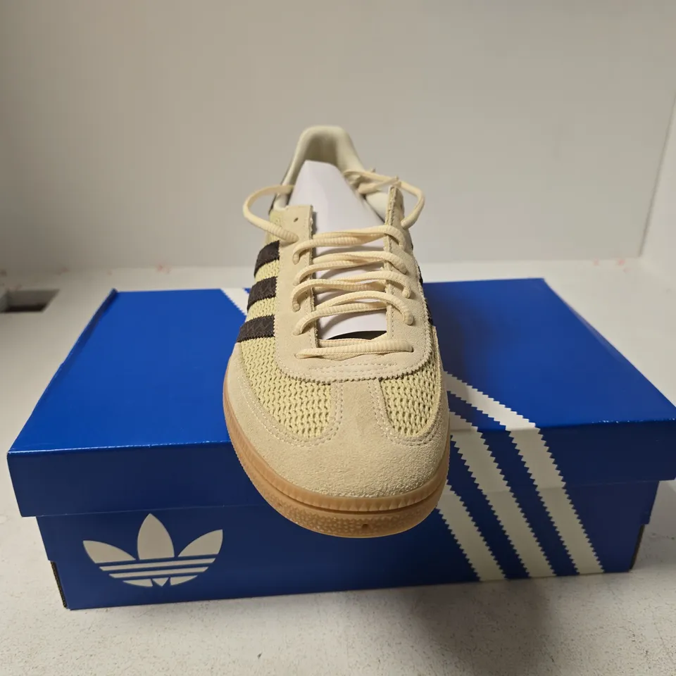 ADIDAS HANDBALL SPEZIAL UK 9.5 BOXED
