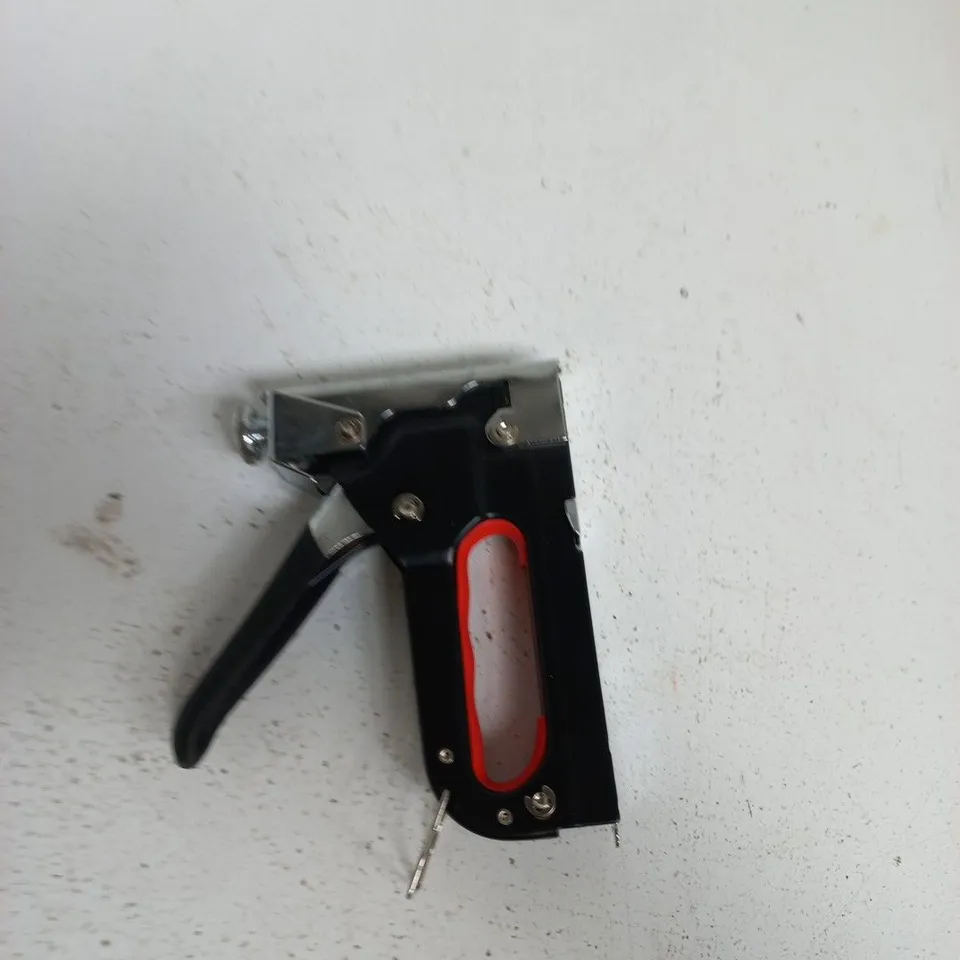 STAPLE GUN CMDQ – MADE IN CHINA