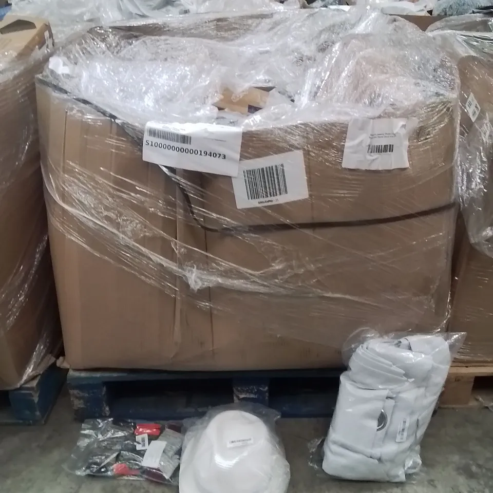 PALLET CONTAINING A LARGE QUANTITY OF HOME,TECH,BEDDING,CLOTHING TO INCLUDE;CURTAINS,HATS,SOCKS