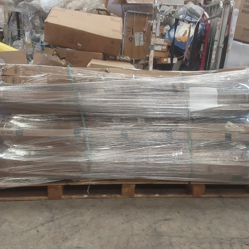 PALLET CONTAINING A VERY LARGE QUANTITY OF ASSORTED SHOWER SCREENS INCLUDING: CHROME 8MM SLIDING DOOR 1200MM, 6MM BATH SCREEN WITH TOWEL RAIL, WETROOM GLASS ECT
