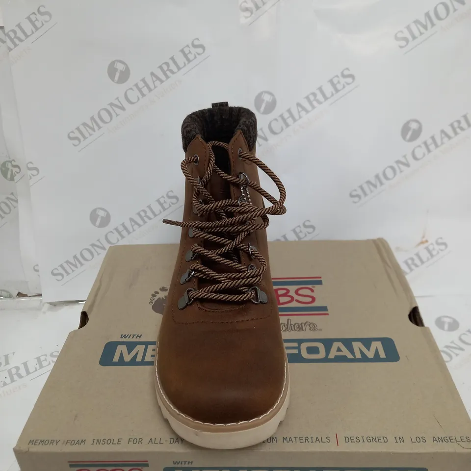 SKECHERS HIKING BOOTS BROWN - SIZE 5.5