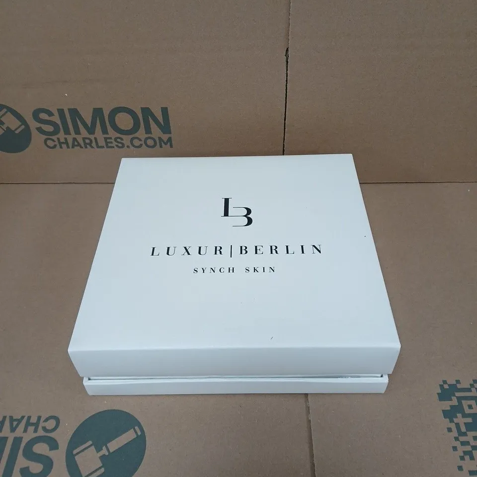 LUXUR BERLIN SYNCH SKIN ULTRASONIC TECHNOLOGY BOXED