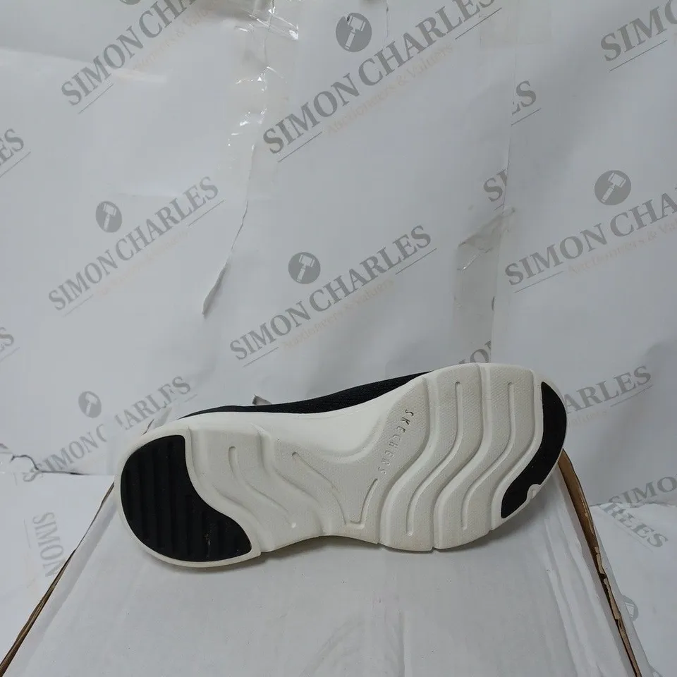 SKETCHERS COMFORT TRAINER BLACK SIZE 3 