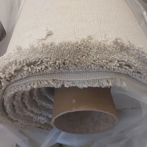 ROLL OF QUALITY FIRST IMPRESSIONS PATIENT CARPET - APPROXIMATELY 3.71 x 4m