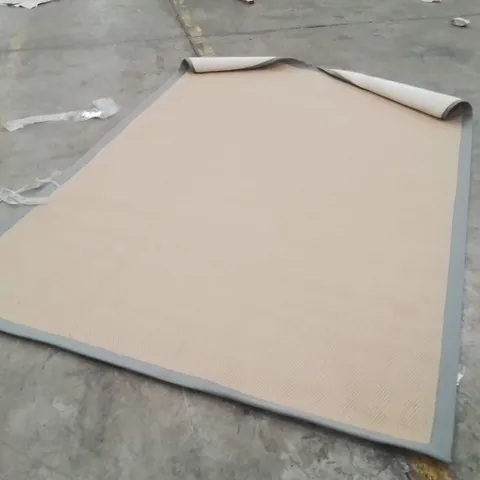 QUALITY DESIGNER AREA RUG - APPROXIMATELY 240X170CM