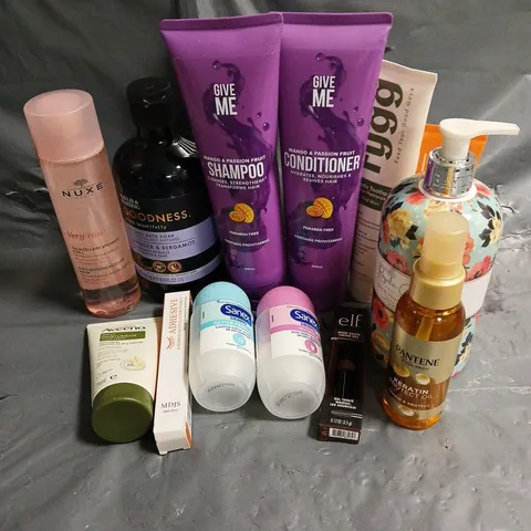APPROXIMATELY 20 ASSORTED HEALTH & BEAUTY PRODUCTS TO INCLUDE - GIVE ME SHAMPOO & CONDITIONER, FUGG PREBIOTIC TOOTHPASTE, PANTENE KERATIN OIL, ETC 