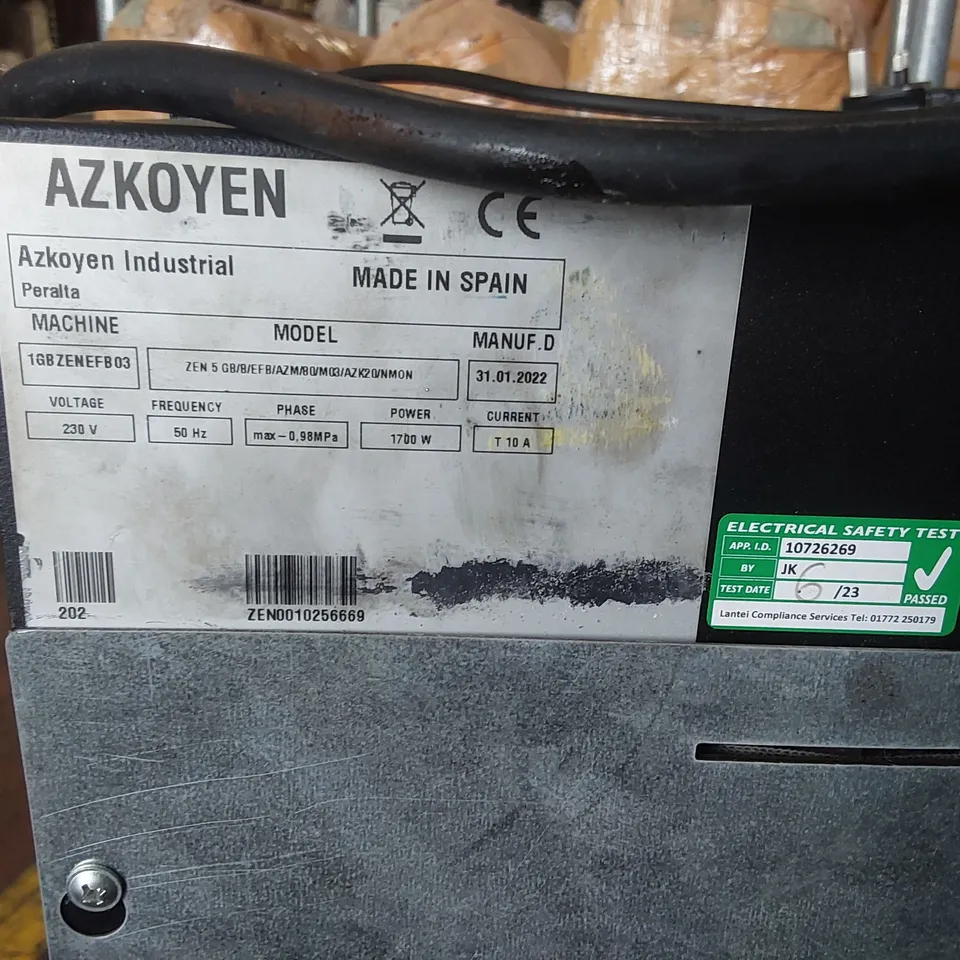 AZKOYEN VITRO S5 COMMERCIAL COFFEE MACHINE 