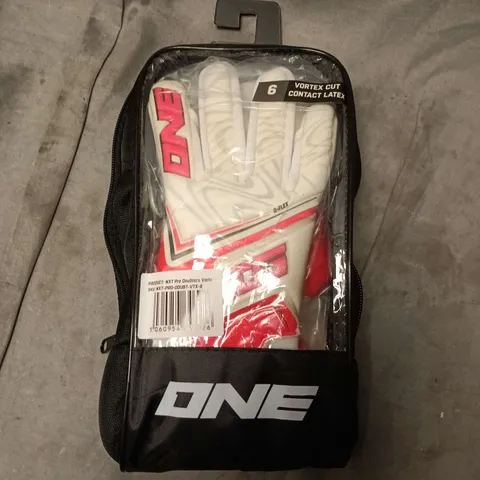 ONE VORTEX NXT PRO DOUBLERS GOALKEEPR GLOVES (SIZE 6)