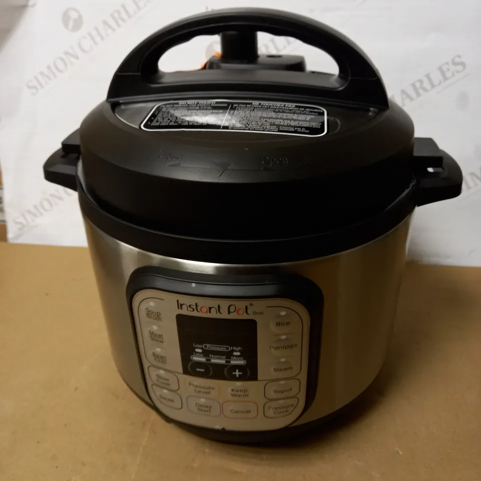 INSTANT POT DUO MINI PRESSURE COOKER