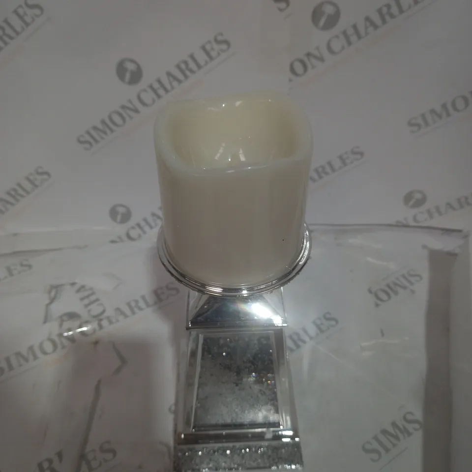 BOXED JM BY JULIEN MACDONALD CANDLE HOLDER WITH SWIRLING GLITTER