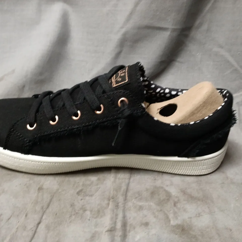 BOBS BY SKECHERS BLACK MEMORY FOAM SNEAKERS – WOMEN'S - UK 6