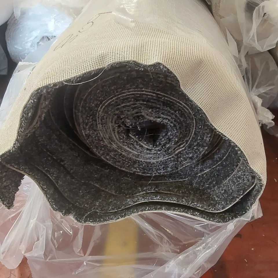 ROLL OF QUALITY NOBLE HEATHER CARPET - APPROXIMATELY 7 x 4m